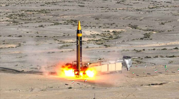 Τα πρώτα βλήματα κτύπησαν Τελ Αβίβ και Ιερουσαλήμ – Το Ισραήλ «βάλλεται πανταχόθεν»: 500 βλήματα μέχρι στιγμής από πέντε κράτη!