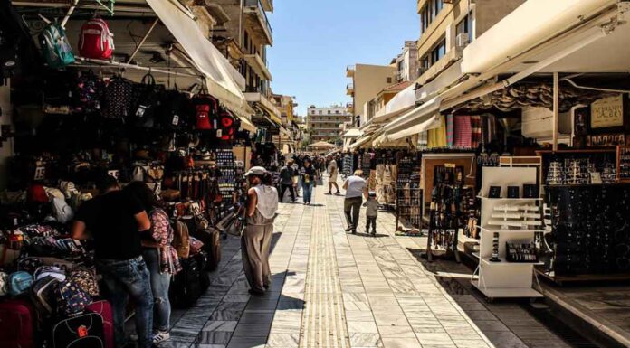 Μπάζα η αιτία που έφραξε ο αγωγός στην 1866 και «πλημμύρισε» η αγορά λύματα (vid)