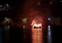 Η τελετή της Ανάστασης και το εντυπωσιακό κάψιμο του Ιούδα στη Λίμνη Αγ. Νικολάου (βιντεο)