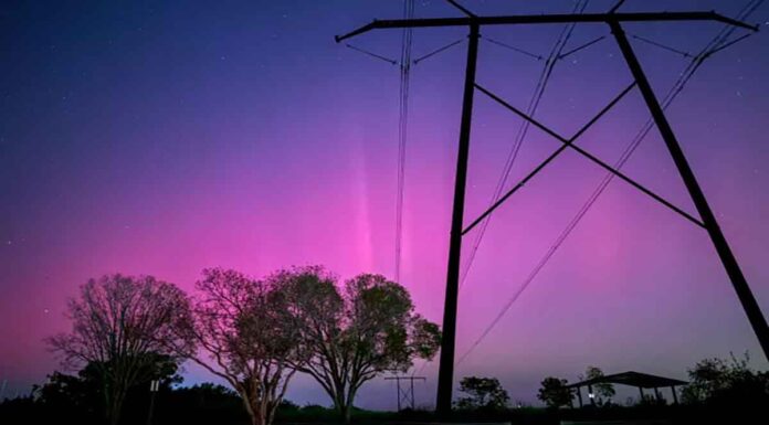 Εντυπωσιακές εικόνες από τη γεωμαγνητική καταιγίδα που «πλήττει» τη Γη – Ορατό το Βόρειο Σέλας σε μεγάλο μέρος των ΗΠΑ και της Ευρώπης