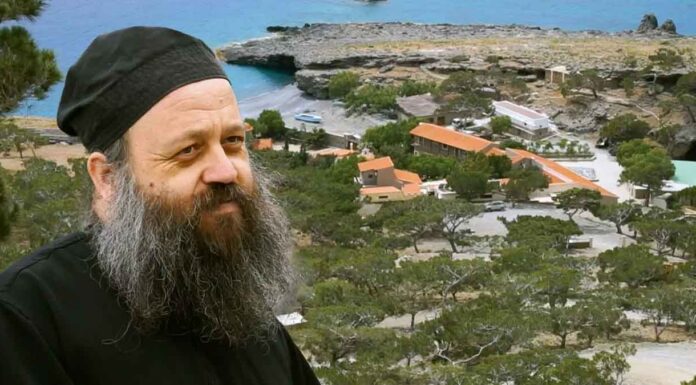 Μονή Κουδουμά: εκεί που ο Θεός ψιθυρίζει στο αυτί σου – Βίντεο