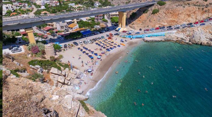 Ηράκλειο: 25χρονος έπεσε από τα βράχια στο Παλιόκαστρο και νοσηλεύεται με κρανιοεγκεφαλική κάκωση