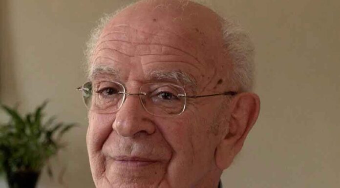 Ο κορυφαίος Γάλλος παιδίατρος Αldo Naouri: «Μην τρελαίνετε τα παιδιά σας κάνοντάς τα να νιώθουν θεοί» Ο κορυφαίος Γάλλος παιδίατρος Αldo Naouri