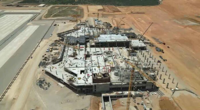 Αεροδρόμιο Καστελίου: Με γοργούς ρυθμούς συνεχίζονται οι εργασίες – Δείτε βίντεο από την εξέλιξη του έργου