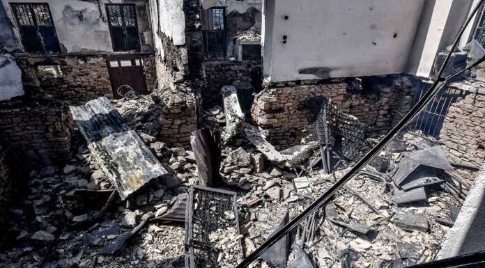 Φωτια στην Αχαΐα: Τουλάχιστον έξι σπίτια κάηκαν – Τις πληγές τους μετρούν οι κάτοικοι Φωτια στην Αχαΐα