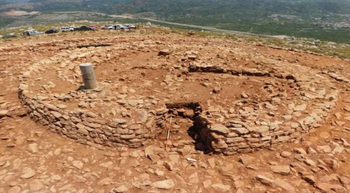 Σοκ και δέος από τα αρχαία σε λόφο στο Καστέλι – Άφωνοι οι αρχαιολόγοι μιλούν και για ιερό, ενώ το Υπουργείο Πολιτισμού ψάχνει λύση με φόντο το αεροδρόμιο