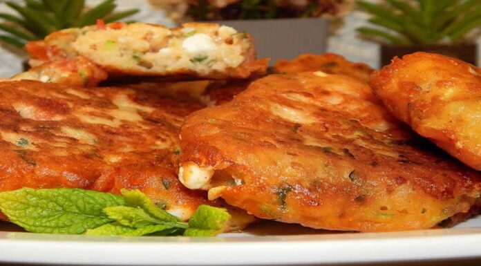 Ντοματοκεφτέδες με φέτα Ντοματοκεφτέδες με φέτα