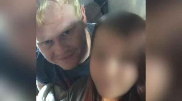 Φρίκη: Πατέρας έκαψε ζωντανά τα τρία μικρά παιδιά του – Έβαλε φωτιά στο σπίτι τους και εμπόδιζε τη διάσωση