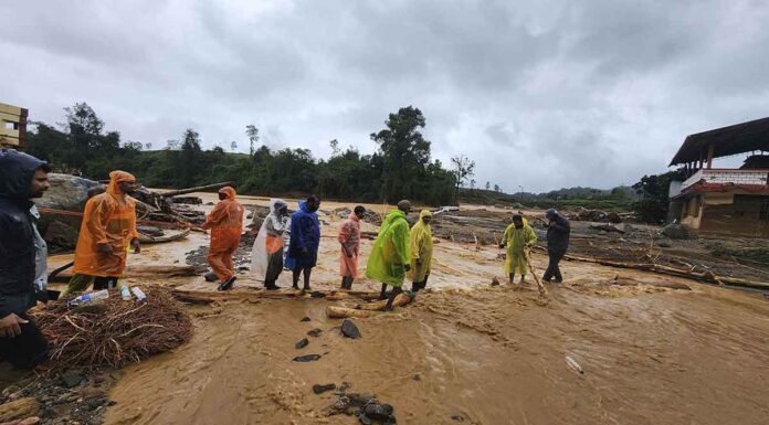 Ινδία: 73 νεκροί από κατολισθήσεις – Εκατοντάδες παρασύρθηκαν από ποτάμι