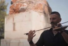 «Ελληνική γης»: Το νέο τραγούδι του Μανώλη Αγγελάκη για τα 50 χρόνια από τη Τουρκική εισβολή στη Κύπρο (βίντεο)