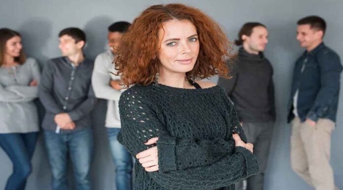 Τα 8 σημάδια που μαρτυρούν ότι κάποιος έχει κόμπλεξ ανωτερότητας «Το κόμπλεξ ανωτερότητας, είναι ένας ψυχολογικός μηχανισμός άμυνας»