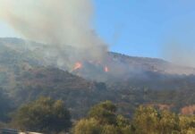 Μαίνεται ανεξέλεγκτη η μεγάλη φωτιά στα Χανιά: Εκκενώθηκαν τέσσερις οικισμοί