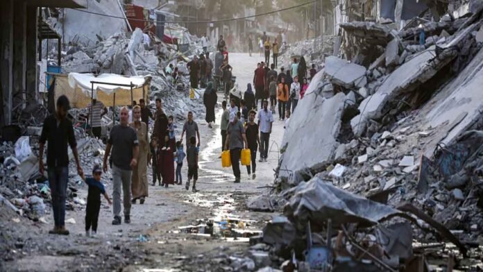 Εκτοπισμένοι Παλαιστίνιοι στη Γάζα (AP Photo/Jehad Alshrafi)