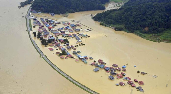 Ιαπωνία: Αγνοούμενοι και χιλιάδες εκτοπισμένοι λόγω σφοδρών βροχοπτώσεων