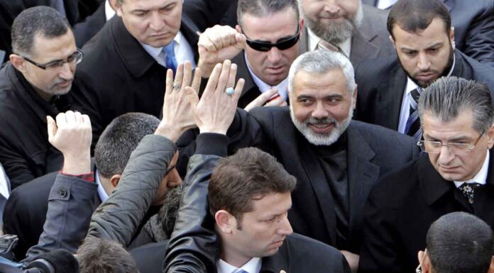 Ισμαήλ Χανίγια: Πώς επηρεάζει το Μεσανατολικό η δολοφονία του The Politcial Leader of Hamas, Ismail Haniyeh and one of his Boydguards have been Killed, after their Residence in the Iranian Capital of Tehran was Targeted in an Unknown Attack.