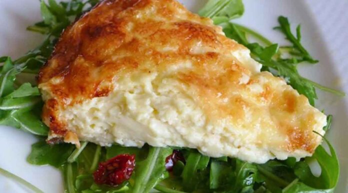 Πεντανόστιμη τυρόπιτα χωρίς φύλλο με γιαούρτι και ανθότυρο