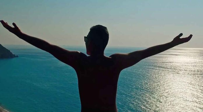 Ελευθερία, είναι η στιγμή που στέλνεις στα τσακίδια όλους τους αχάριστους, τους εγωιστές και τους παρτάκηδες