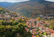 Χωριό της Ευρυτανίας ζητά οικογένειες για να το κατοικήσουν: Προσφέρει δωρεάν σπίτι και δουλειά «ΖΗΤΟΎΝΤΑΙ ΟΙΚΟΓΕΝΕΙΕΣ από χωριό της Ευρυτανίας κοντά στο Καρπενήσι.