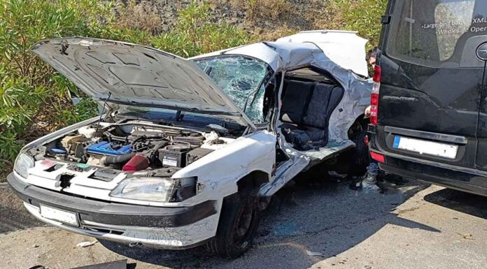 Σοβαρό τροχαίο ατύχημα στην Κρήτη – Τέσσερα άτομα εγκλωβίστηκαν στα συντρίμμια Νέα τραγωδία στα Χανιά: Θανατηφόρο τροχαίο στην εθνική, στο ύψος του Γαλατά