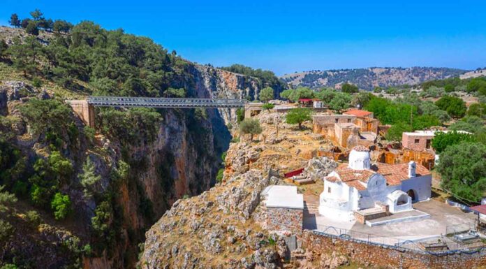 Στα Χανιά η 2η υψηλότερη γέφυρα της Ευρώπης με θέα που… κόβει την ανάσα! | Video Η «Γέφυρα της Αράδαινας» βρίσκεται πάνω από το φαράγγι της Αράδαινας στα Χανιά