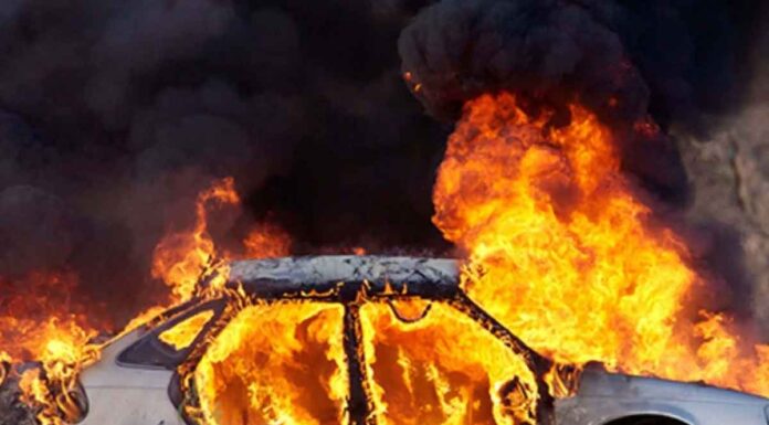 Συνελήφθη 54χρονη για τον εμπρησμό δύο οχημάτων στα Ληνοπεράματα