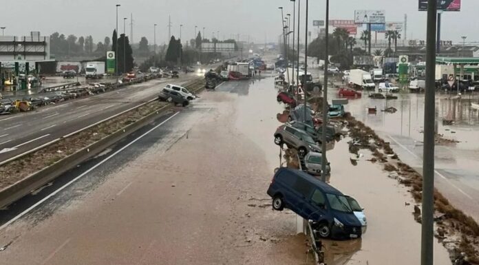 Ανείπωτη τραγωδία στην Ισπανία: 51 οι νεκροί από τις πλημμύρες στη Βαλένθια Ισπανία: Εικόνες αποκάλυψης σε Βαλένθια και Ανδαλουσία από τις πλημμύρες