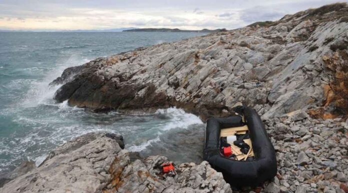 Νέα διάσωση μεταναστών στα νότια της Κρήτης – Εντοπίστηκαν 37 άτομα σε φουσκωτό σκάφος