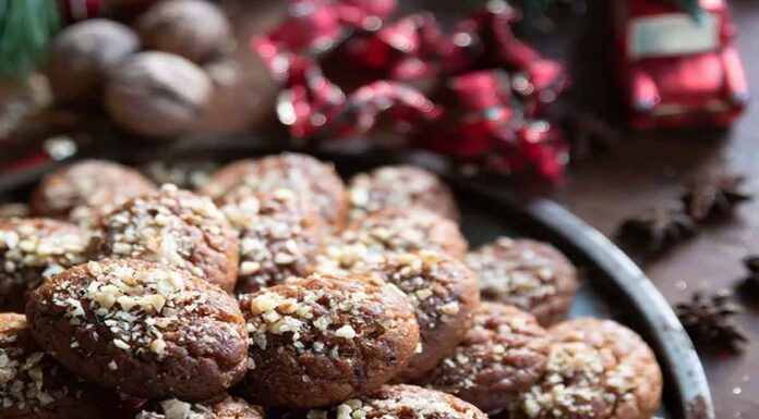 Τραγανά και πεντανόστιμα μελομακάρονα που δεν θα χρειαστείς ζυγαριά Τραγανά και πεντανόστιμα μελομακάρονα