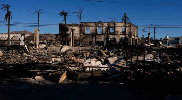 Αγνώριστο το Λος Άντζελες από τις καταστροφικές φωτιές, ολόκληρα προάστια αφανίστηκαν – Η μάχη δεν έχει τελειώσει