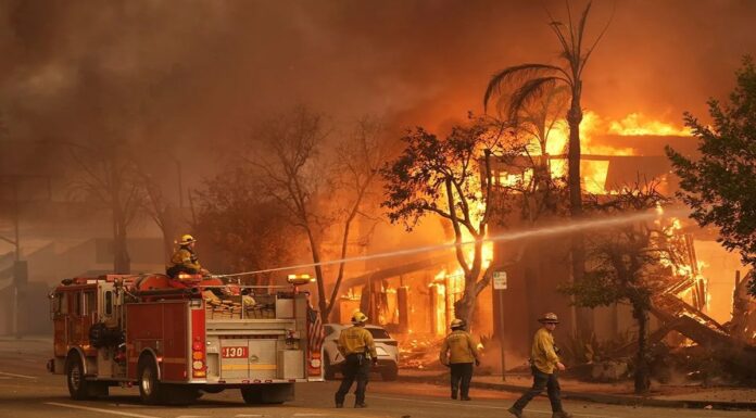 Πύρινη κόλαση καίει τα πάντα στο Λος Άντζελες – Πυροσβέστες ξέμειναν από νερό