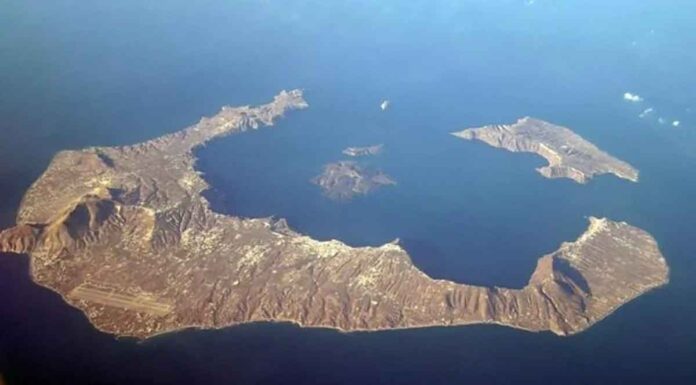 Σαντορίνη: Eδαφική παραμόρφωση! Πρωτοφανείς εικόνες Προειδοποιεί για τη Σαντορίνη ο Άκης Τσελέντης – Αναλυτικά όσα αναφέρει