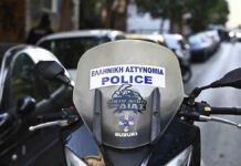 Γυναίκες έκλεψαν τον σταυρό άνδρα που είχε σταματήσει σε φανάρι σε δρόμο του Ηρακλείου – Αναζητούνται από τις Αρχές