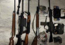Σύλληψη τριών ανδρών στα Χανιά – Εντοπίστηκαν πιστόλια, αεροβόλα και κυνηγετικά όπλα σε έρευνες της Αστυνομίας