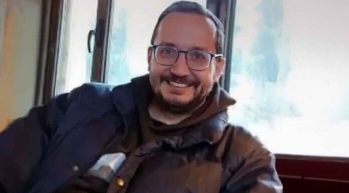 Βασίλης Καλογήρου: Γιατί η οικογένεια δεν είχε αποκαλύψει από την αρχή ότι ο 39χρονος έπασχε από ψυχικό νόσο την τελευταία 5ετια;