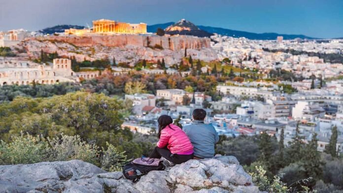 Έλληνες νέοι με πτυχίο: Αδυνατούν να βρουν θέσεις εργασίας