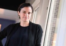 Ελίζα Κονοφάγου. H καθηγήτρια από την Νέα Υόρκη, που θεραπεύει με υπερήχους καρκίνο αλλά και νόσο Πάρκινσον. Η Δρ Ελίζα Κονοφάγου, καθηγήτρια Βιοϊατρικής Μηχανικής του Πανεπιστημίου Κολούμπια της Νέας Υόρκης