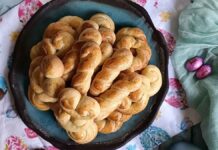 Συνταγή: Πασχαλινά κουλουράκια με άρωμα τσουρεκιού – Πολύ γευστικά και τραγανά Πασχαλινά κουλουράκια