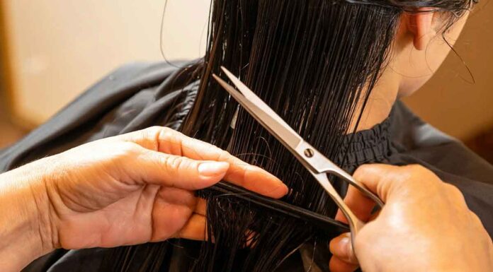 Γάλλος κομμωτής: Αυτό το κούρεμα κάνει τις γυναίκες να φαίνονται τουλάχιστον 10 χρόνια νεότερες Αυτό είναι το απόλυτο ανοιξιάτικο κούρεμα που λατρεύουν οι Γαλλίδες